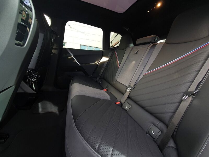 More views of BMW iX