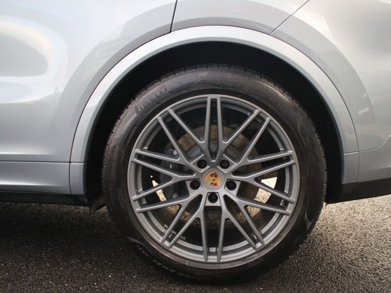 More views of Porsche Cayenne