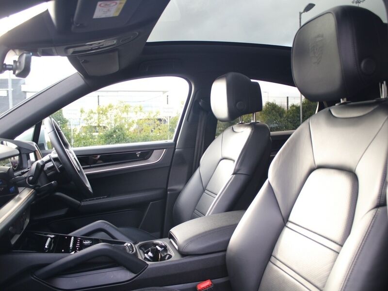 More views of Porsche Cayenne