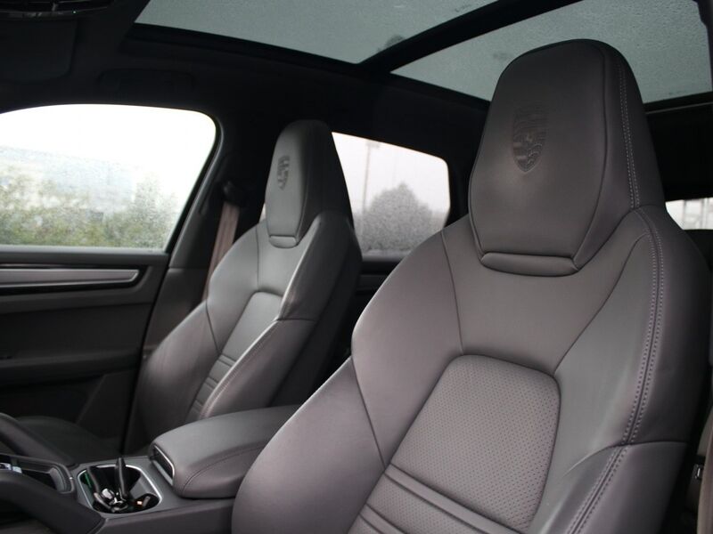 More views of Porsche Cayenne