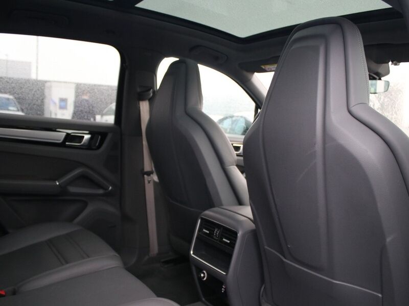 More views of Porsche Cayenne