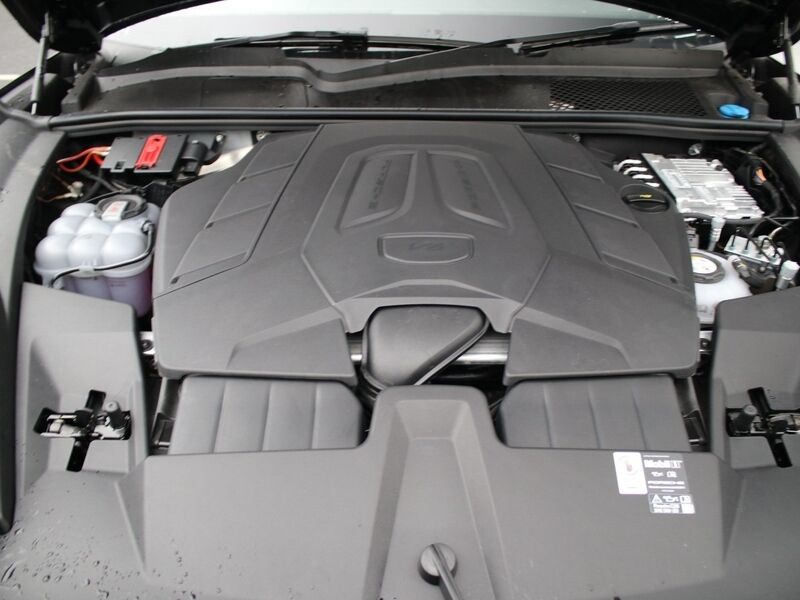 More views of Porsche Cayenne