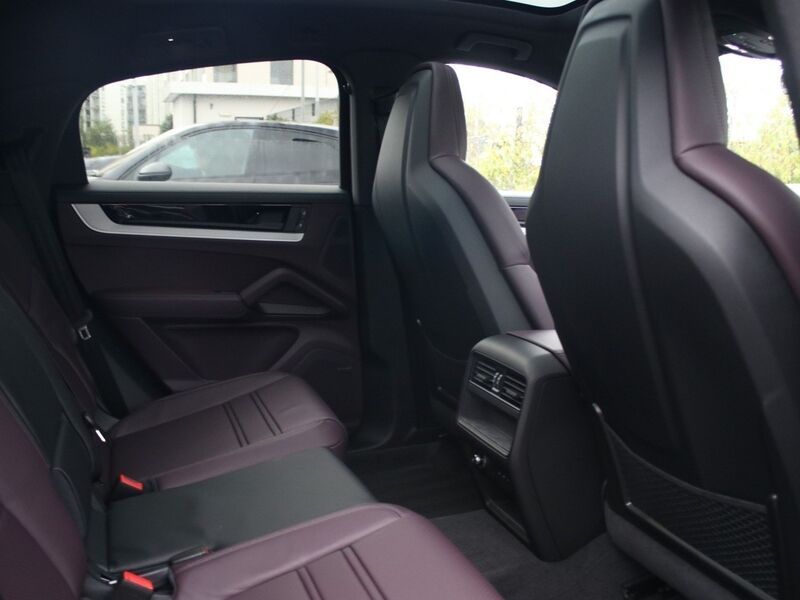 More views of Porsche Cayenne