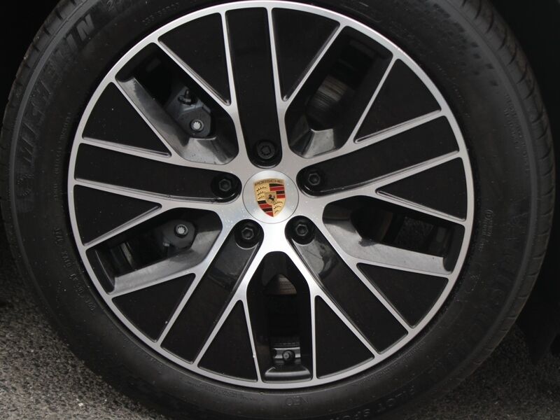 More views of Porsche Macan