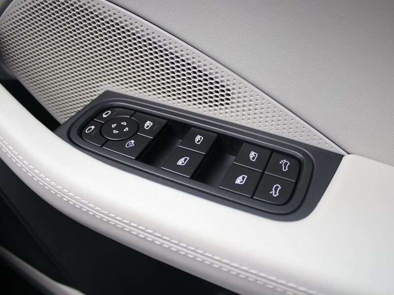 More views of Porsche Macan