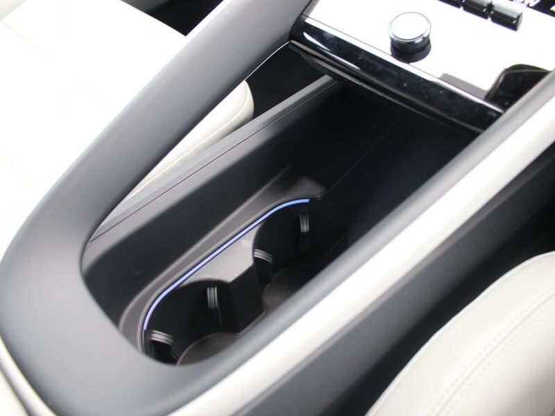 More views of Porsche Macan