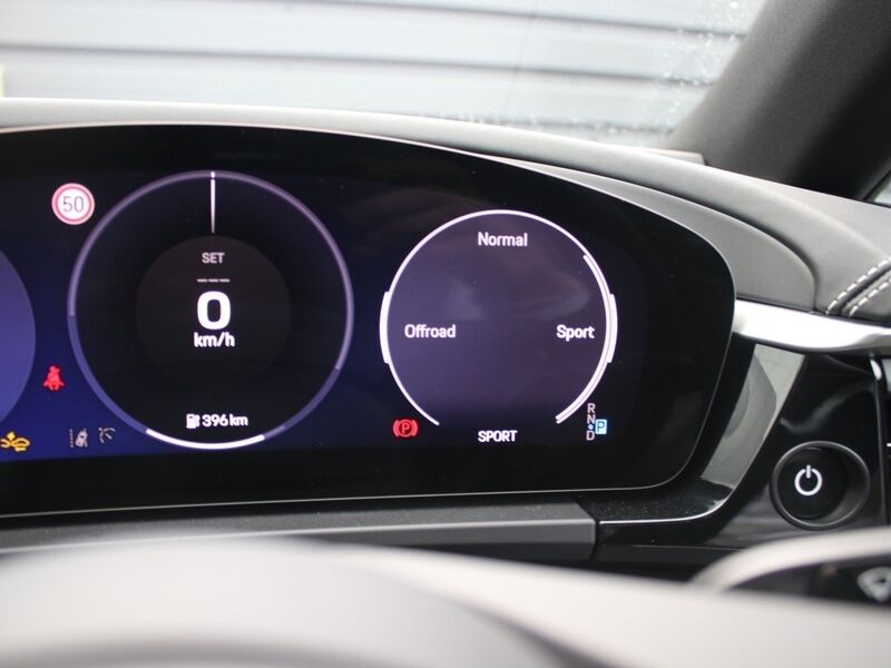 More views of Porsche Macan