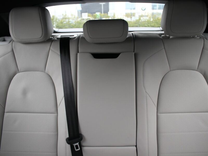 More views of Porsche Macan