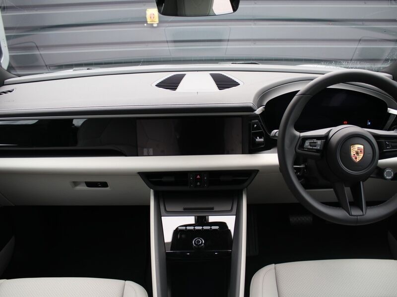 More views of Porsche Macan