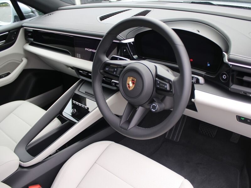 More views of Porsche Macan