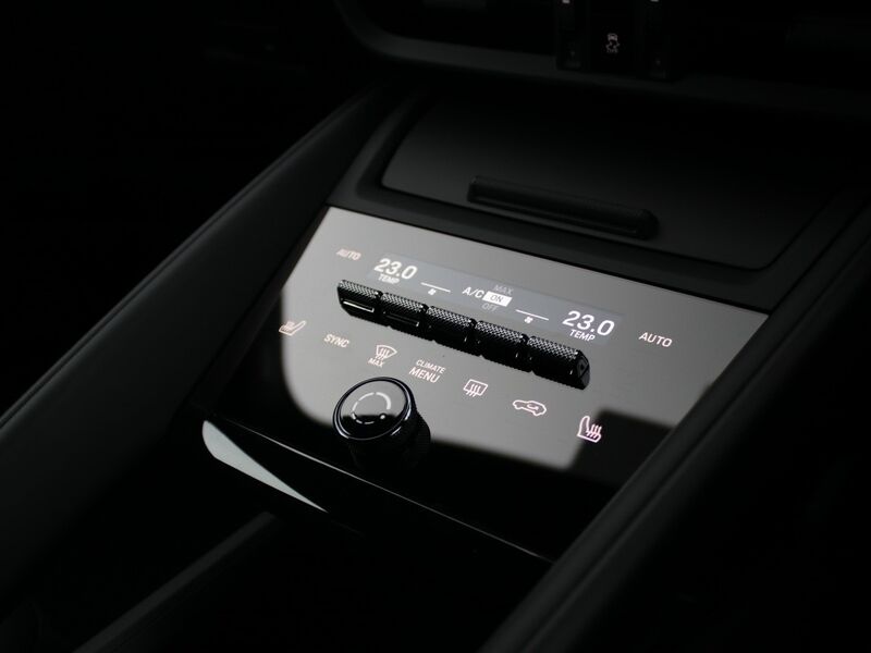 More views of Porsche Macan