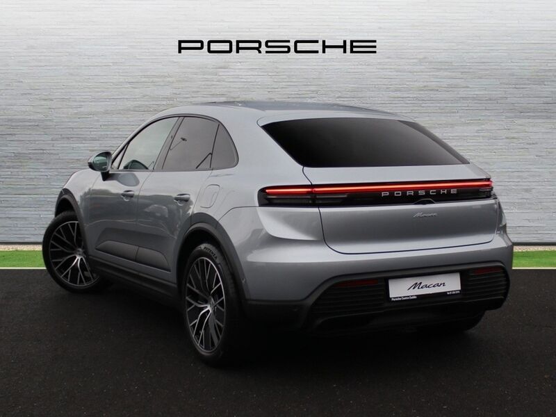 More views of Porsche Macan