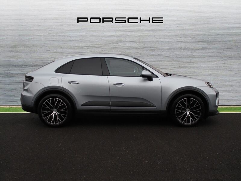 More views of Porsche Macan