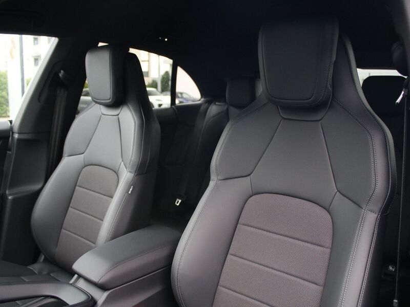 More views of Porsche Macan