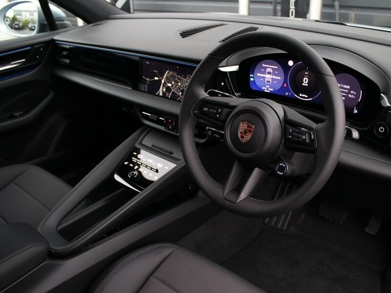 More views of Porsche Macan