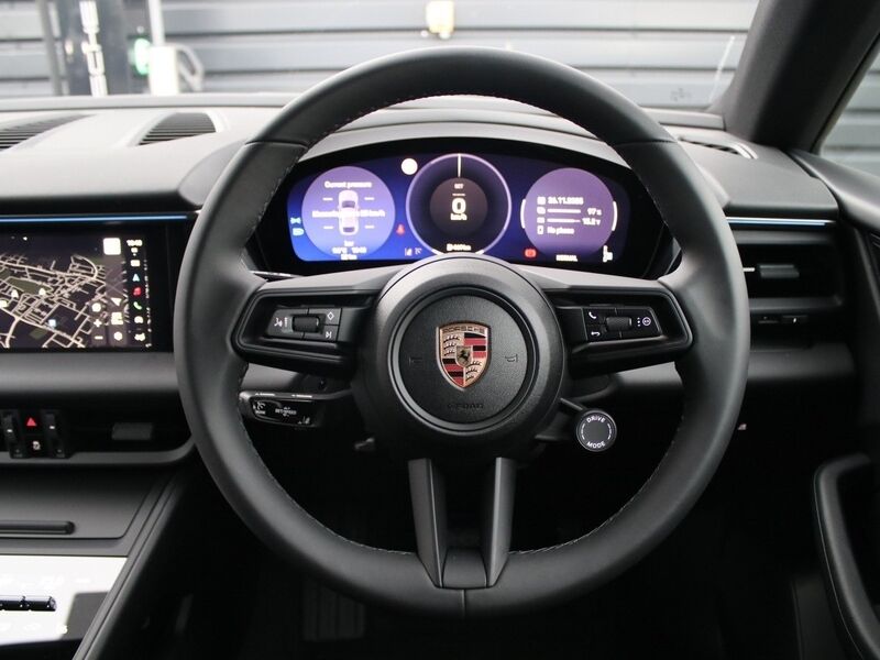 More views of Porsche Macan
