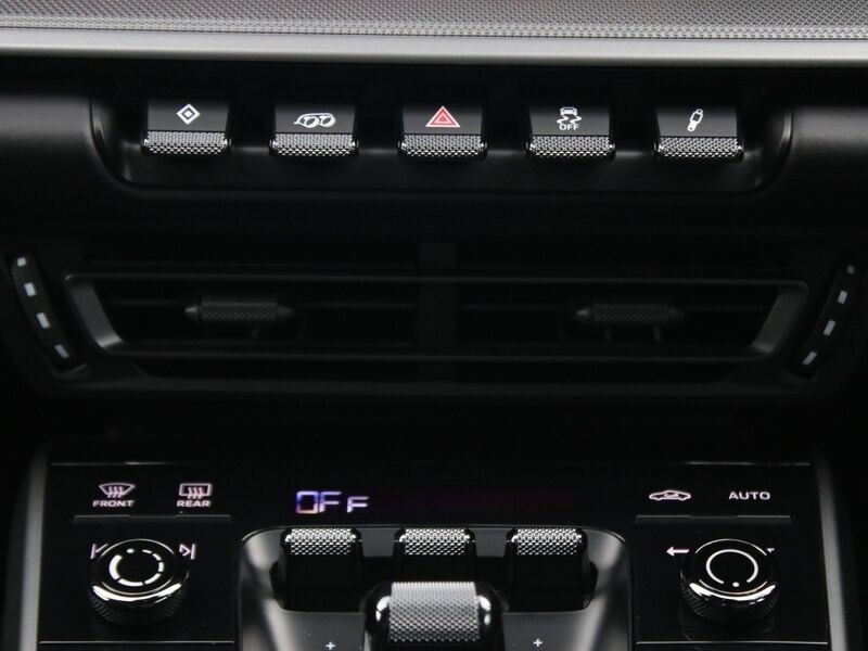 More views of Porsche 911