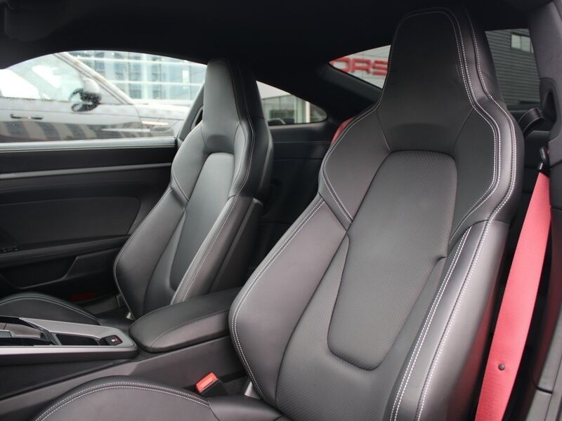 More views of Porsche 911