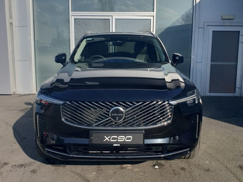 More views of Volvo XC90