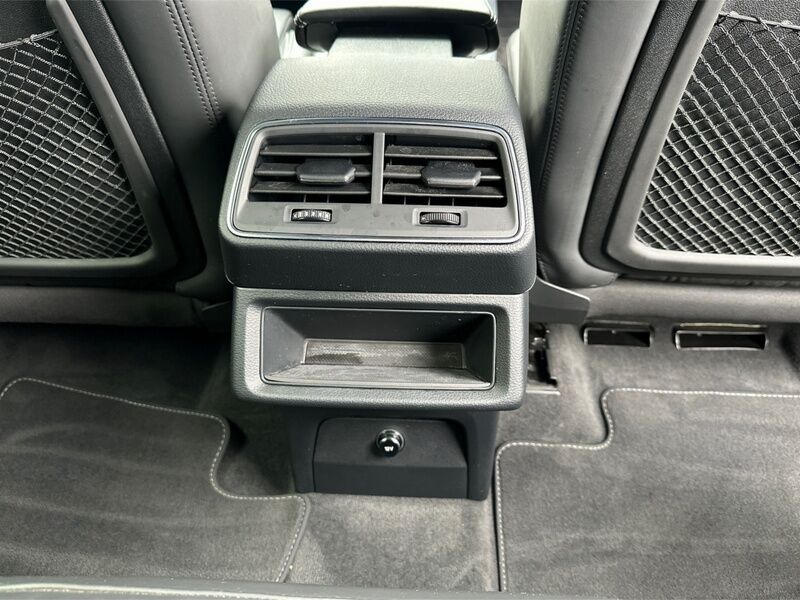 More views of Audi Q8 e-tron