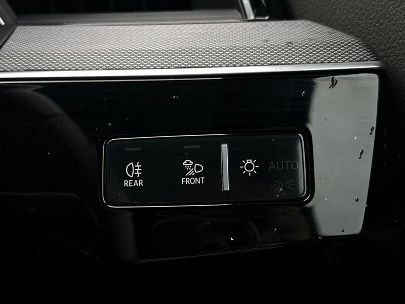 More views of Audi Q8 e-tron