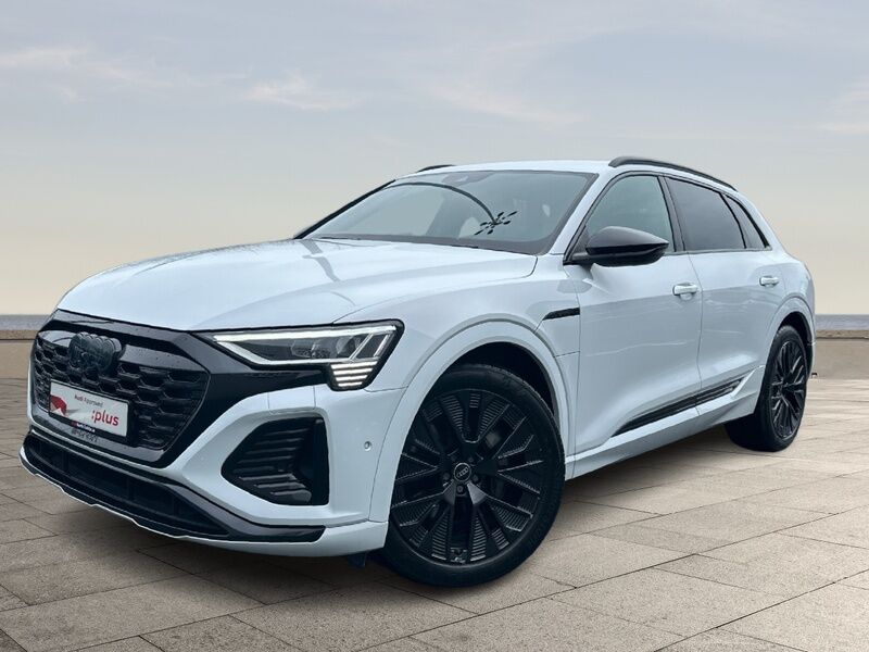 More views of Audi Q8 e-tron