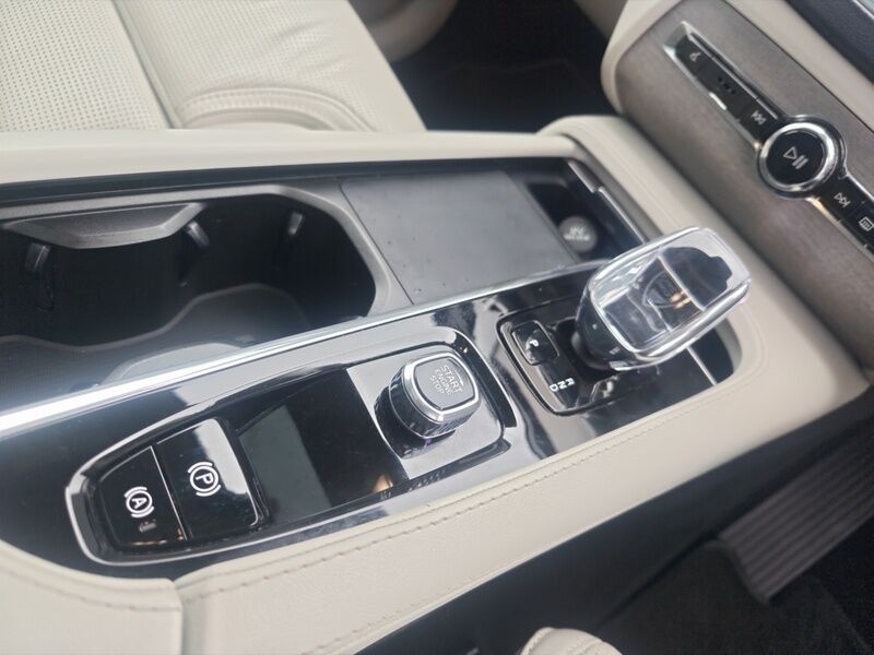 More views of Volvo XC90