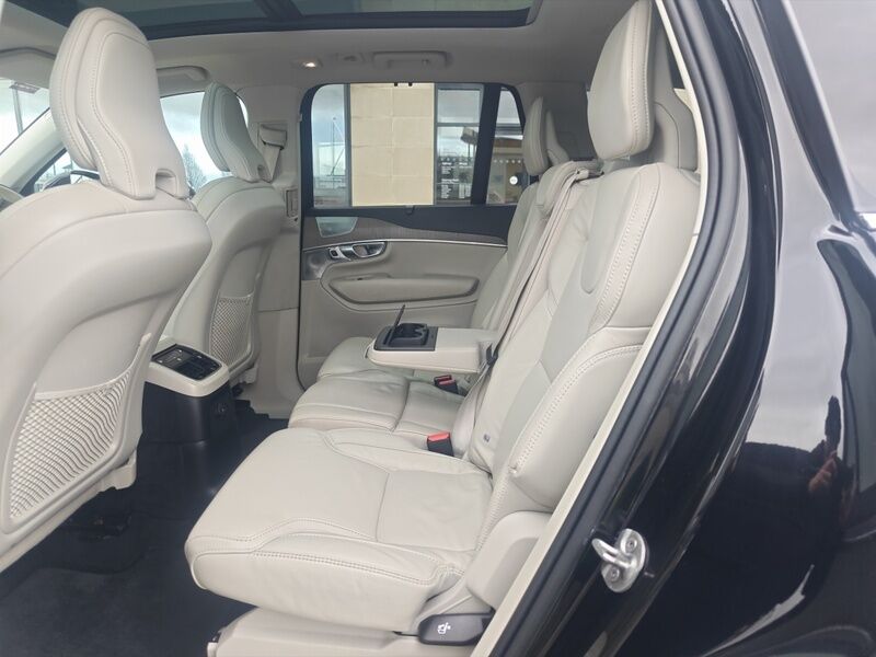 More views of Volvo XC90