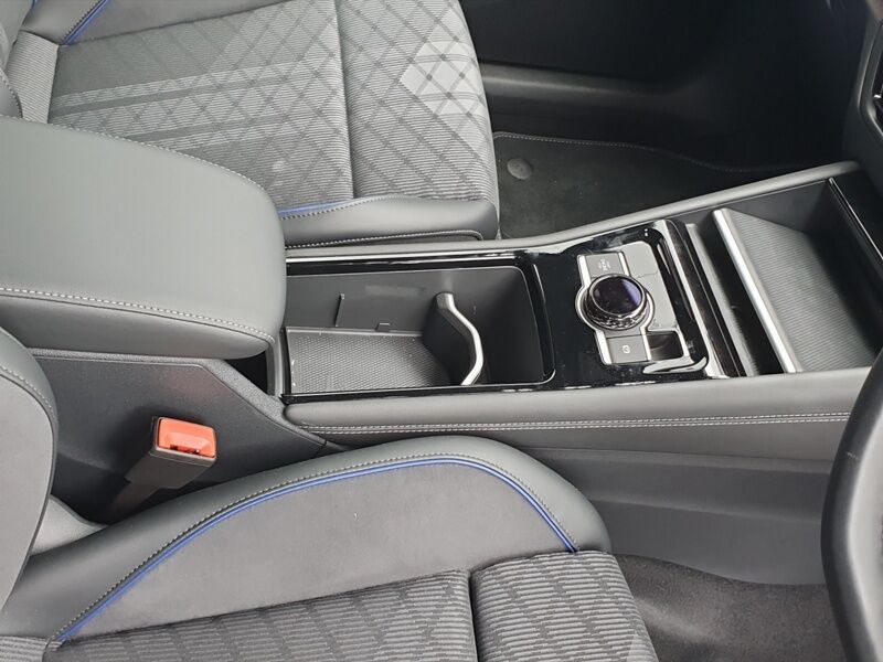 More views of Volkswagen Tayron