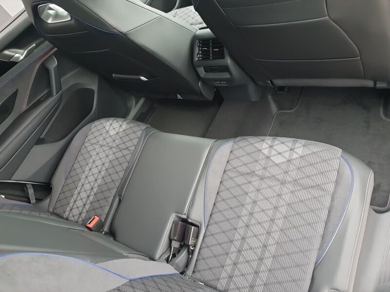 More views of Volkswagen Tayron