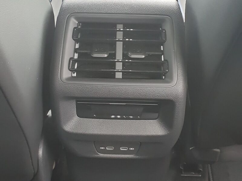 More views of Volkswagen Tayron