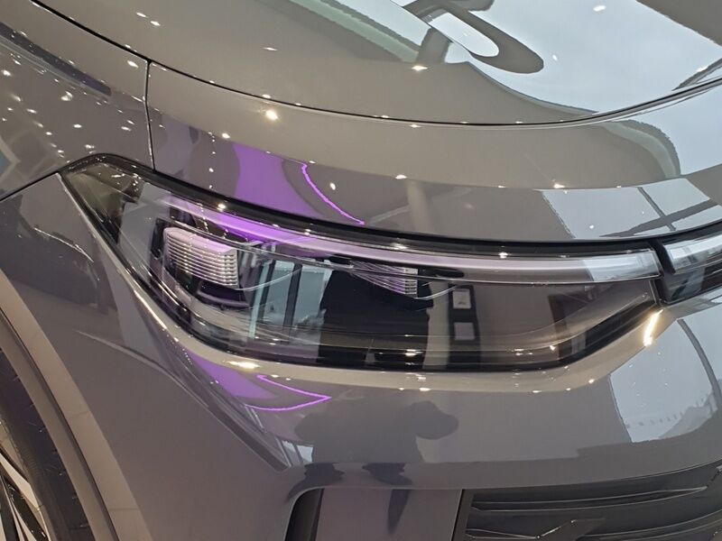 More views of Volkswagen Tayron