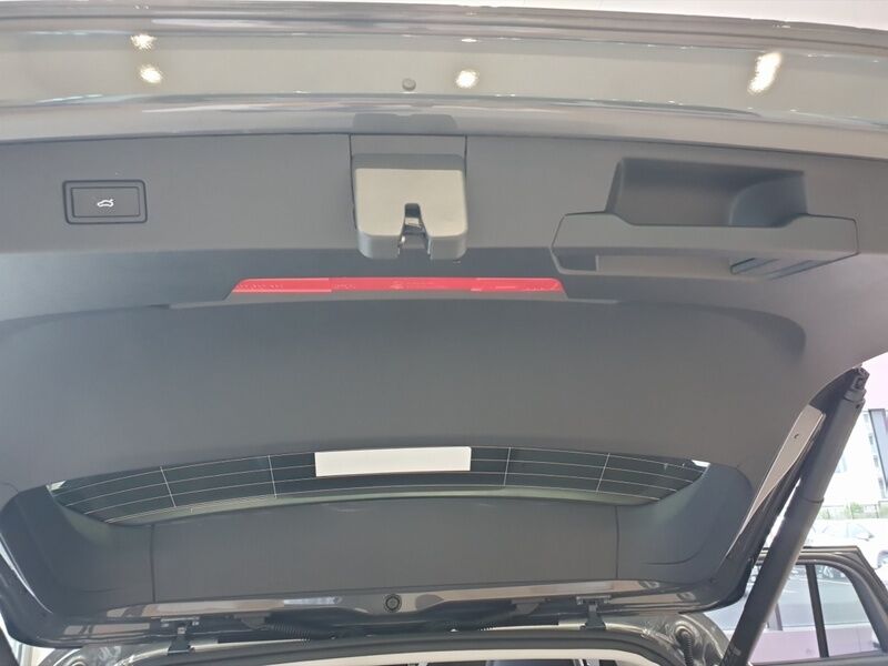 More views of Volkswagen Tayron