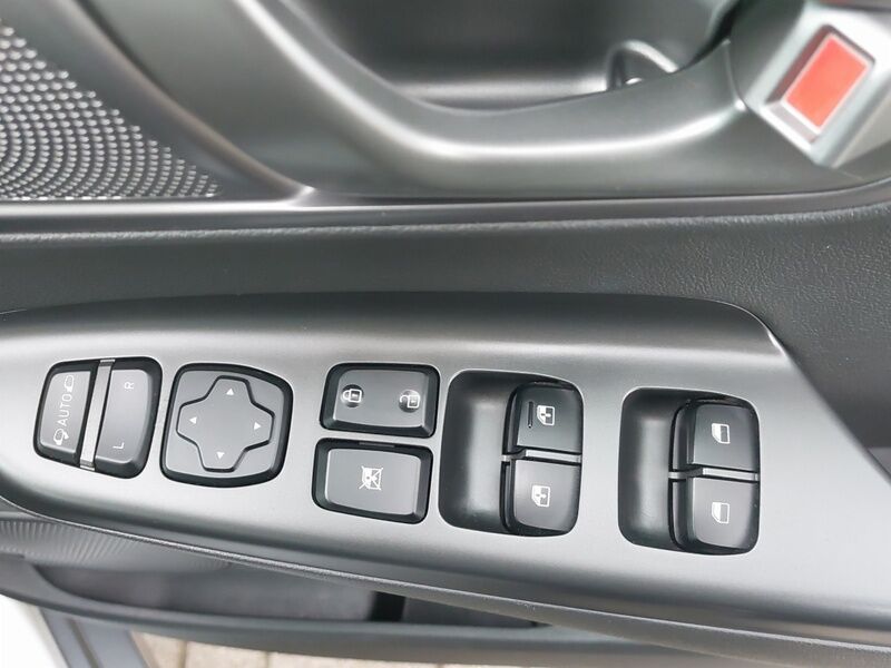 More views of Hyundai KONA