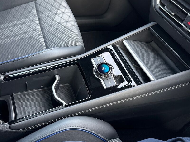 More views of Volkswagen Tiguan