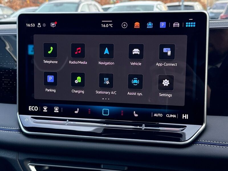 More views of Volkswagen Tiguan