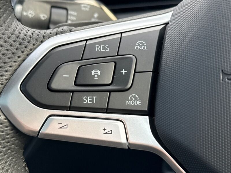 More views of Volkswagen Tiguan