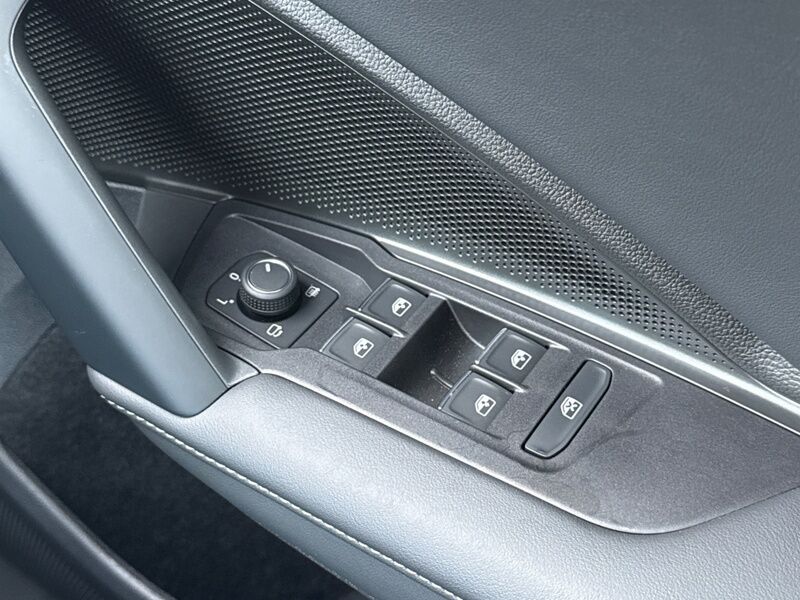 More views of Volkswagen Tiguan