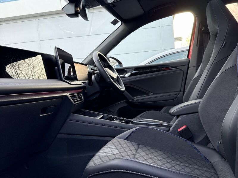 More views of Volkswagen Tiguan