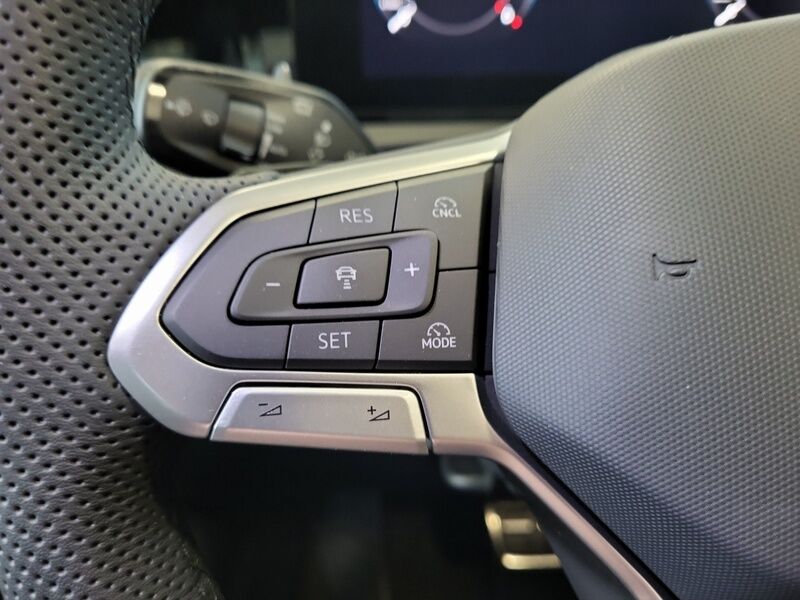 More views of Volkswagen Tiguan