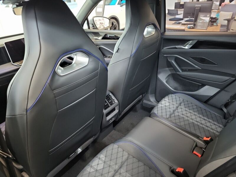More views of Volkswagen Tiguan