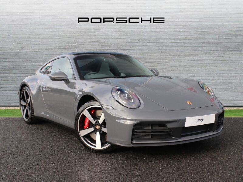 More views of Porsche 911