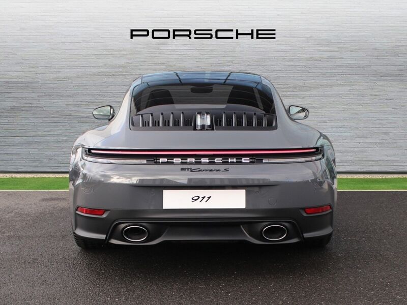 More views of Porsche 911