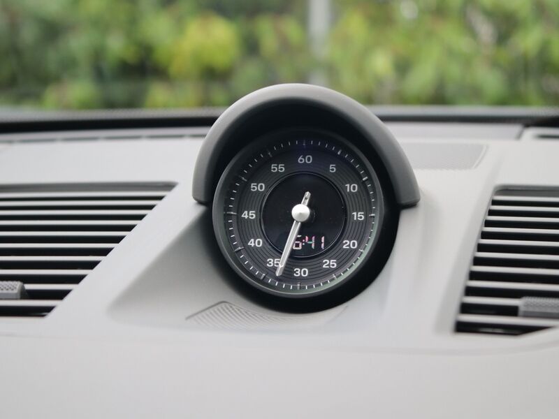 More views of Porsche 911