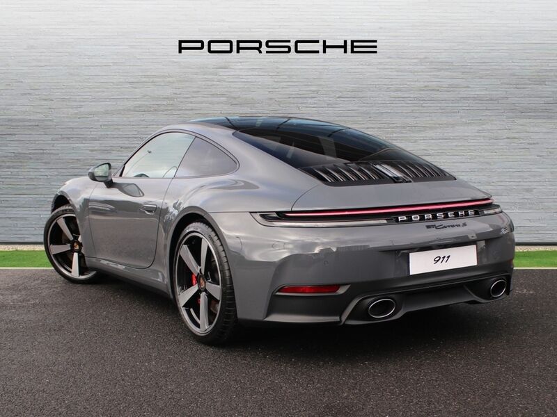 More views of Porsche 911