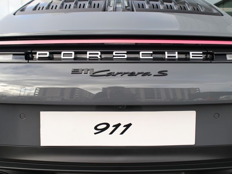 More views of Porsche 911
