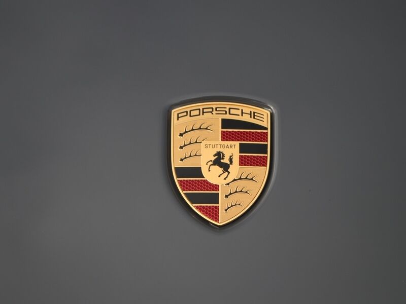 More views of Porsche 911