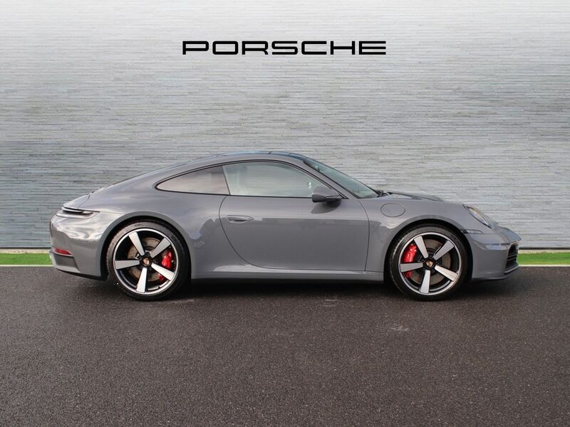 More views of Porsche 911