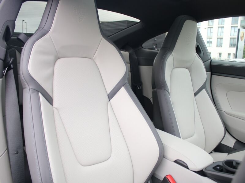 More views of Porsche 911