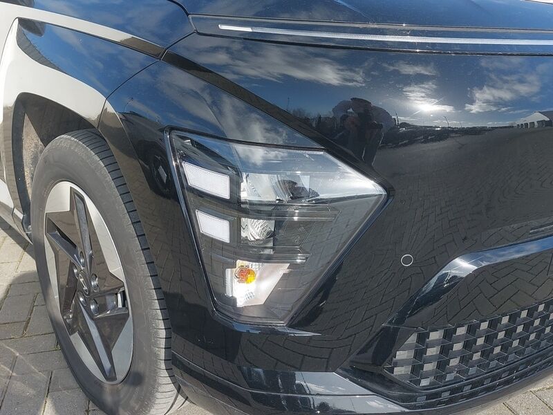 More views of Hyundai KONA